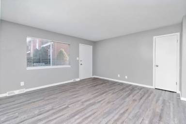Main picture of 10466 Wornall Rd