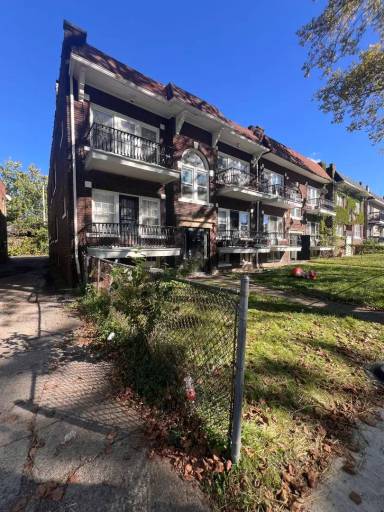 Main picture of 3455 E 140th St