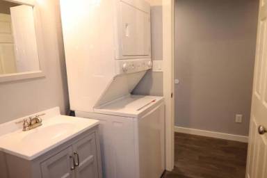 Main picture of 3852 Hooks Cemetery Loop