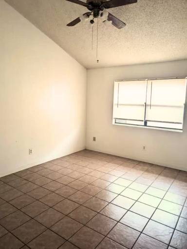 Main picture of 102 E Truman Ave