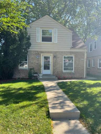 Main picture of 2828 S 48th St