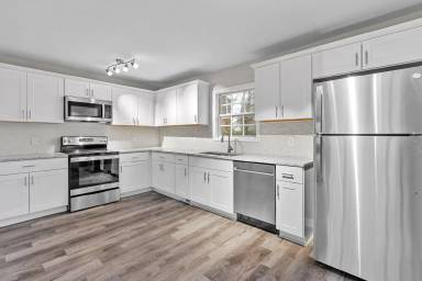 Main picture of 102 Southwood Cir