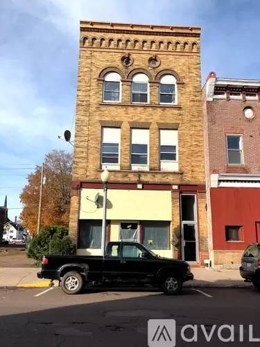 Main picture of 333 5th St