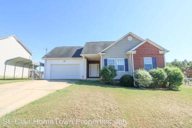 Main picture of 111 Lincoln Oaks Dr