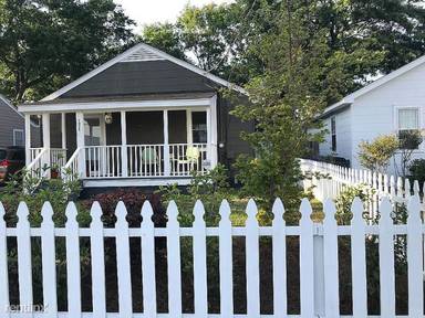 Main picture of 1071 Lockhart St