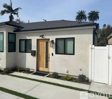Main picture of 3111 Oakhurst Ave