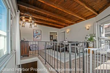 Main picture of 221 13th St