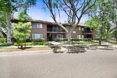 Main picture of 1598 Border Ave