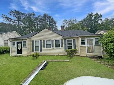 Main picture of 192 W Dixie Ave SE