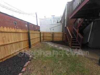 Main picture of 908 W Broad St
