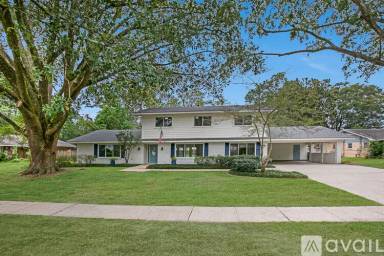 Main picture of 1067 W Lakeview Dr