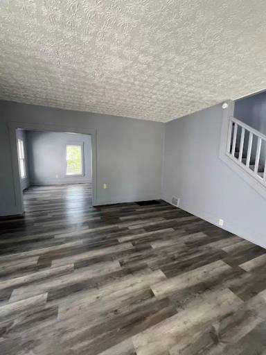 Main picture of 369 Windsor St