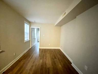 Main picture of 506 W Franklin St