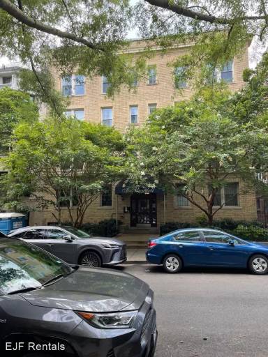 Main picture of 1858 California St NW