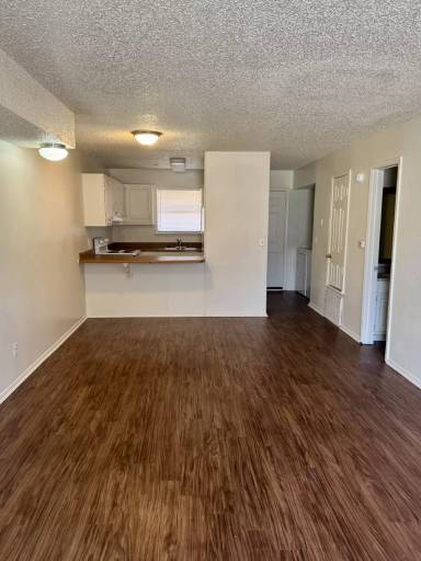 Main picture of 526 N Betty Jo Dr