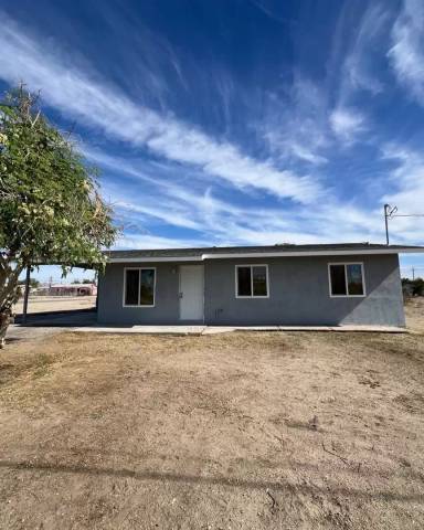Main picture of 8010 Luxor Ave