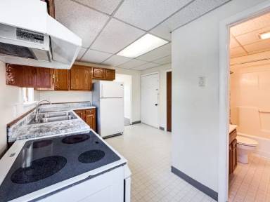 Main picture of 301 N Julian St