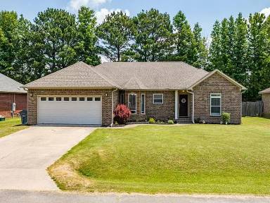Main picture of 131 Hunter Cir