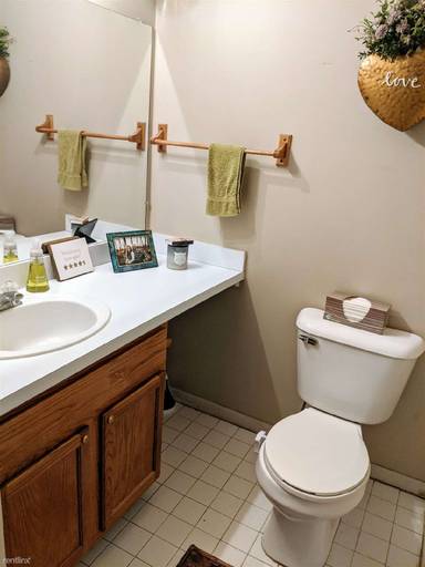 Main picture of 3143 Village Cir S