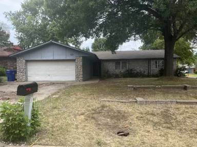 Main picture of 504 W Twin Oaks St