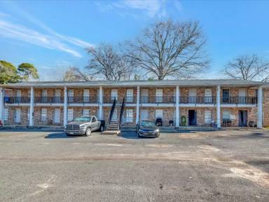 Main picture of 108 E Seale St