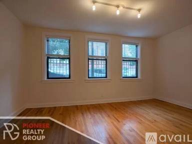 Main picture of 4040 N Ashland Ave