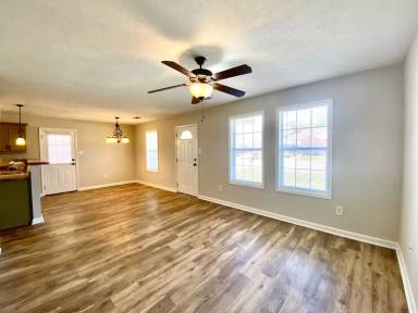 Main picture of 179 Mike Ave