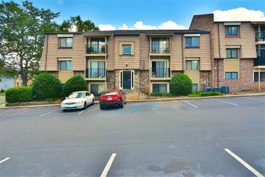 Main picture of 1002 Old Manor Rd