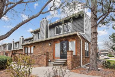 Main picture of 11530 W 70th Pl