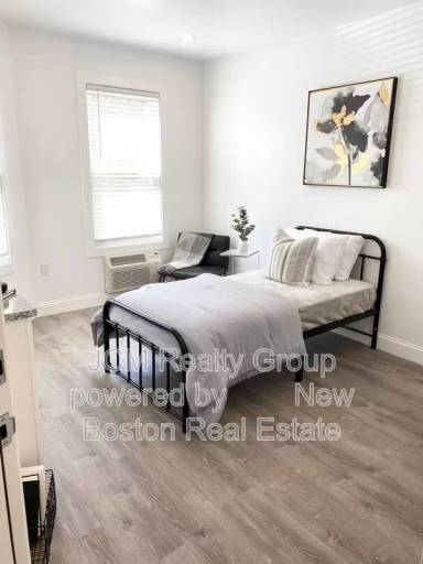Main picture of 69 N Common St