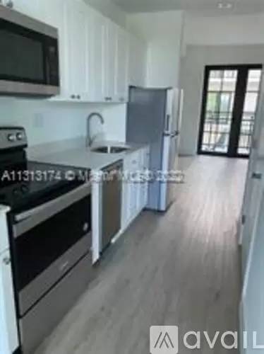 Main picture of 4100 Davie Rd