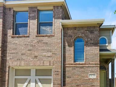 Main picture of 8400 Jay St