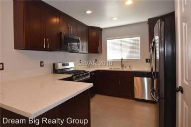 Main picture of 10524 Autumn Pine Ave