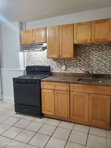 Main picture of 182 Walnut Ave