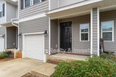 Main picture of 121 Iron Horse Dr E
