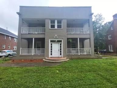 Main picture of 2100 E 7th St