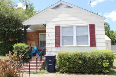 Main picture of 3212 McCart Ave