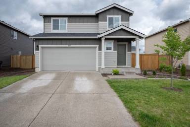 Main picture of 4927 Orbit Ave NE