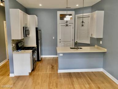 Main picture of 3607 N Lakewood Ave