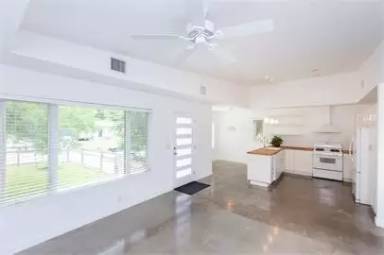 Main picture of 2201 Sl Davis Ave