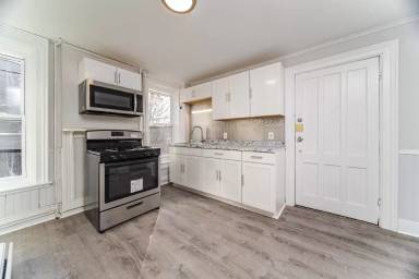 Main picture of 66 13th St