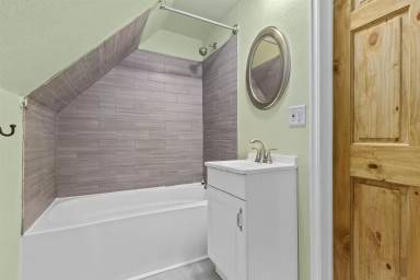 Main picture of 1401 N Bennett St