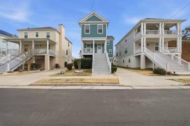 Main picture of 9610 7th Bay St
