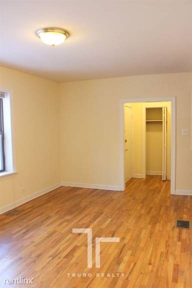 Main picture of 3720 1/2 N Pine Grove Ave