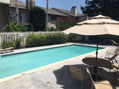 Main picture of 7114 N Holiday Dr