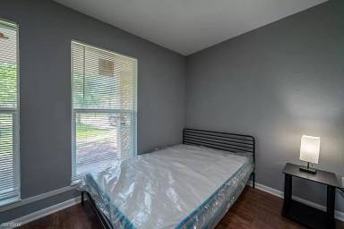 Main picture of 8902 Lanewood Dr