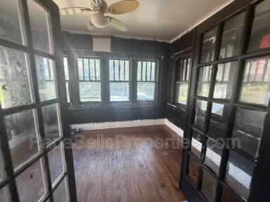 Main picture of 107 E Archer Ave