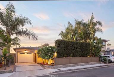 Main picture of 250 Avenida Monterey
