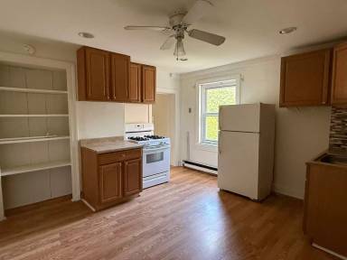 Main picture of 133 E Market St