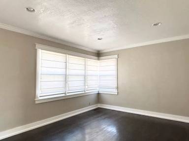 Main picture of 2054 E Crystal Ave